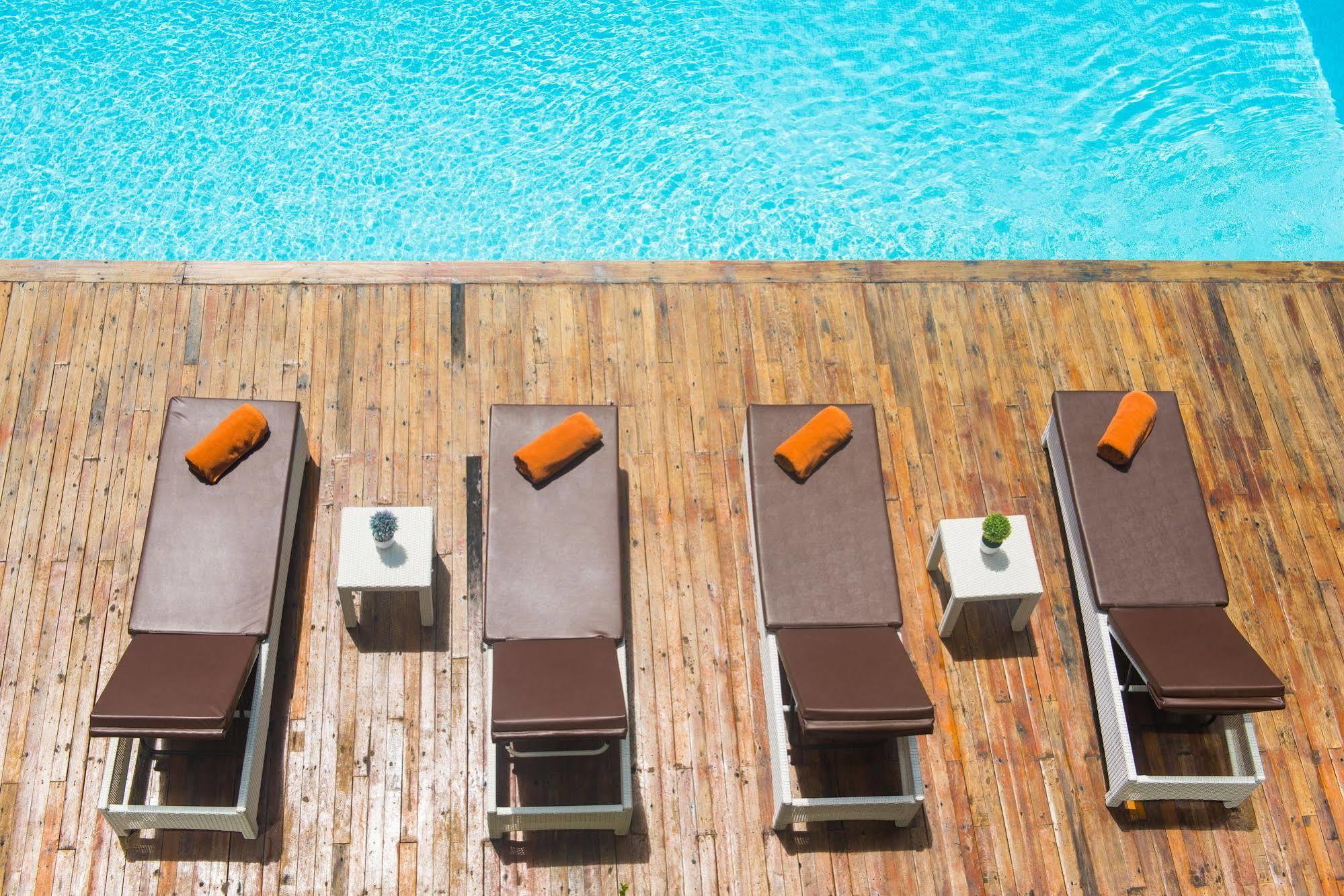 Ao Nang Tetris Hotel מראה חיצוני תמונה